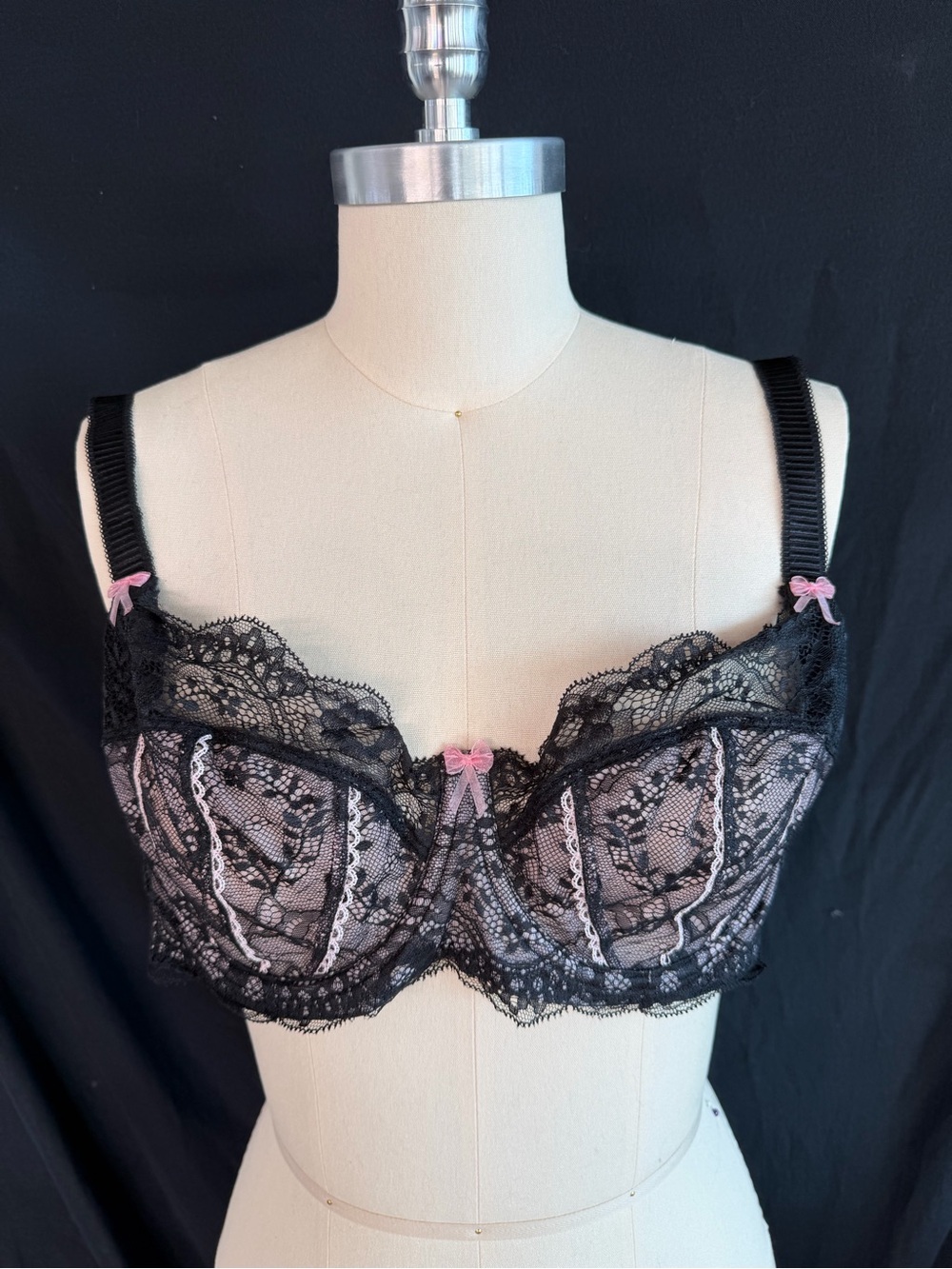 Jezebel 34DDD Delicate Black Lace Underwire Bra with Pink Accents